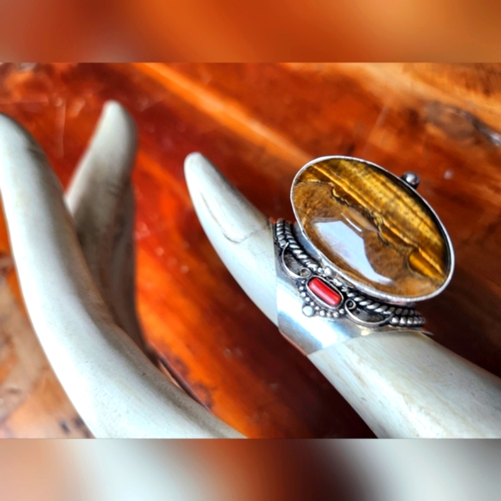 🤎New Boutique Item! Tiger Eye and Coral Gemstone "Poison" Ring💍 - Picture 4 of 14